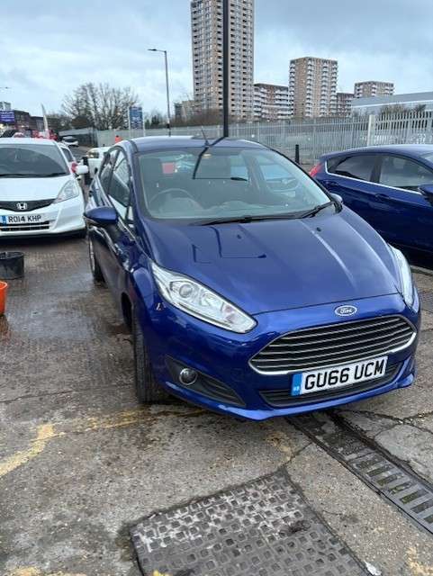 A 2016 FORD FIESTA 1.0T EcoBoost Zetec Hatchback 5dr Petrol Powershift Euro 6 (100 ps) A 2016 FORD FIESTA 1.0T EcoBoost Zetec Hatchback 5dr Petrol Powershift Euro 6 (100 ps)