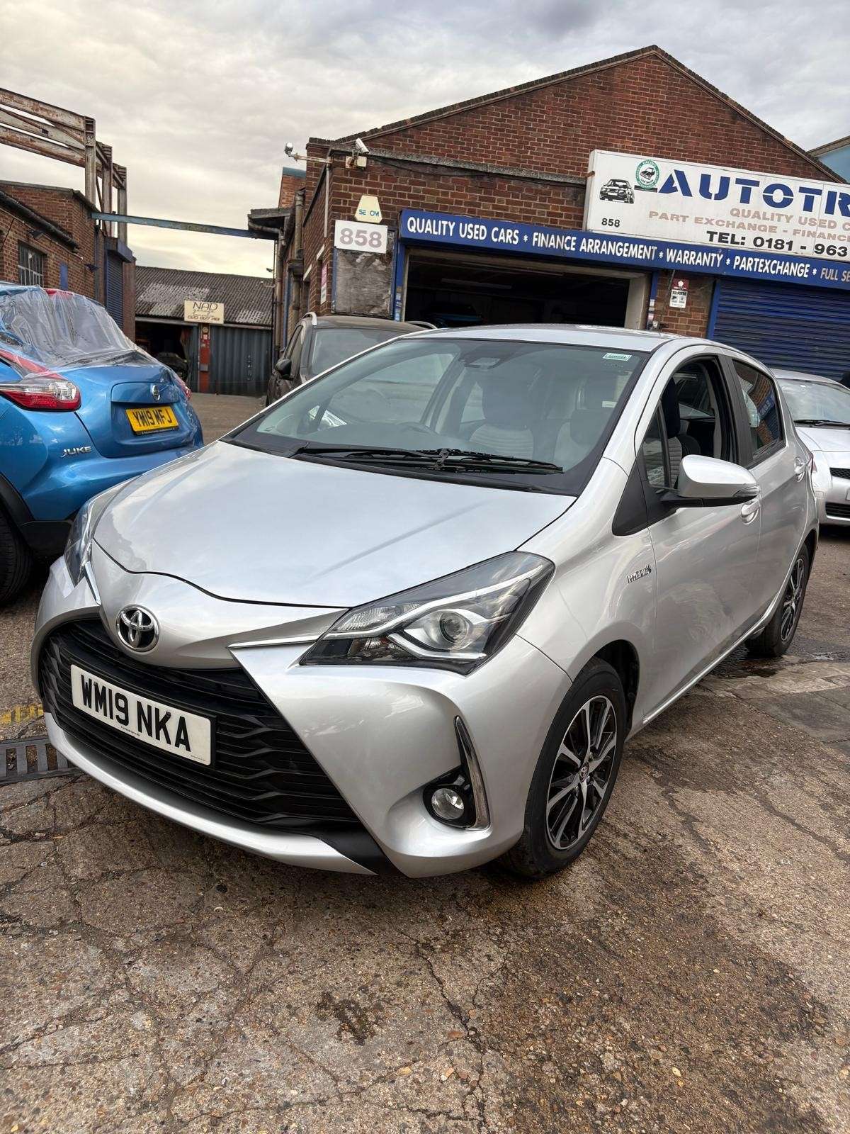 A 2019 TOYOTA YARIS 1.5 VVT-h Icon Tech Hatchback 5dr Petrol Hybrid E-CVT Euro 6 (s/s) (100 ps) A 2019 TOYOTA YARIS 1.5 VVT-h Icon Tech Hatchback 5dr Petrol Hybrid E-CVT Euro 6 (s/s) (100 ps)