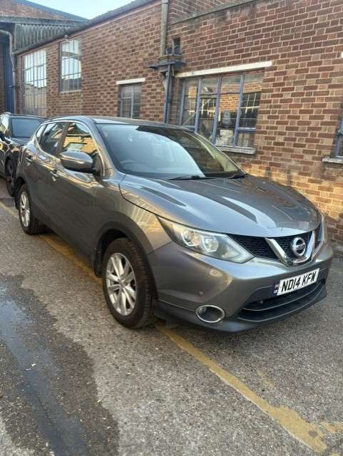 A 2014 NISSAN QASHQAI 1.2 DIG-T Acenta SUV 5dr Petrol Manual 2WD Euro 5 (s/s) (115 ps) A 2014 NISSAN QASHQAI 1.2 DIG-T Acenta SUV 5dr Petrol Manual 2WD Euro 5 (s/s) (115 ps)