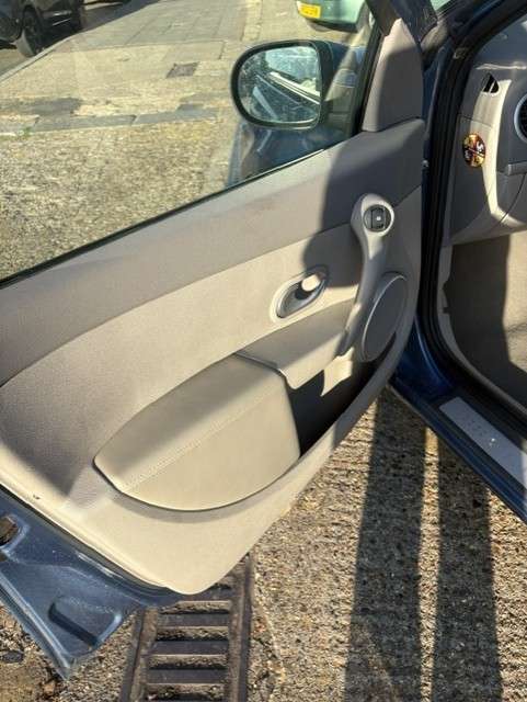 2010 RENAULT CLIO 2010 RENAULT CLIO