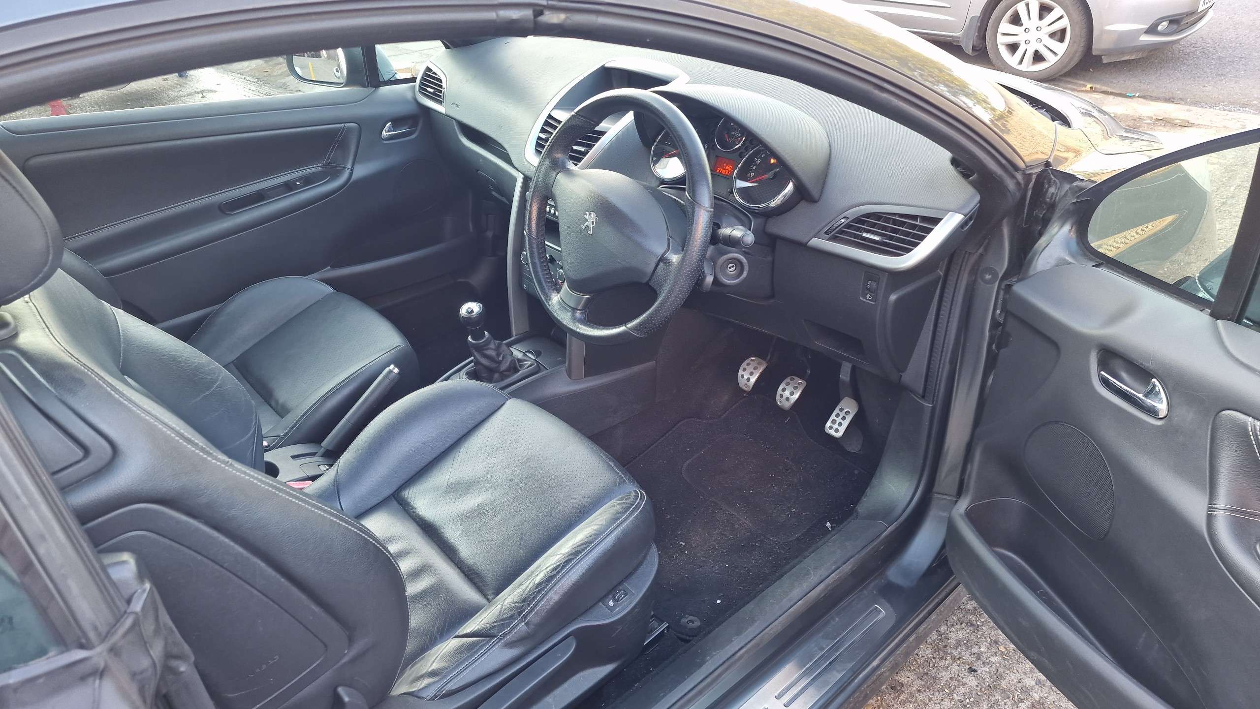 2012 PEUGEOT 207 CC 2012 PEUGEOT 207 CC