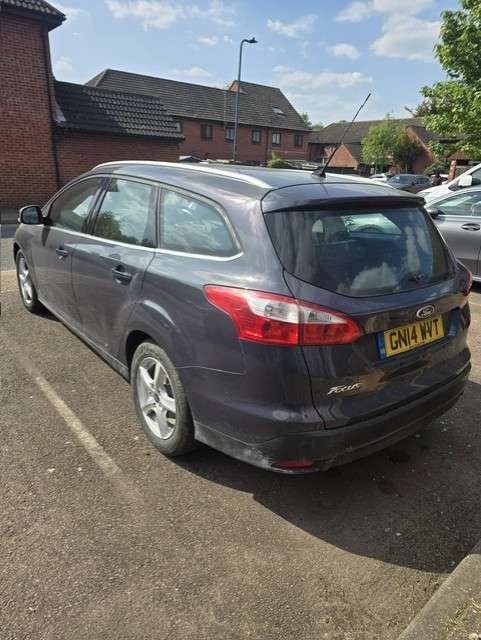 A 2014 FORD FOCUS 1.6 Zetec Navigator Estate 5dr Petrol Powershift Euro 5 (125 ps) A 2014 FORD FOCUS 1.6 Zetec Navigator Estate 5dr Petrol Powershift Euro 5 (125 ps)