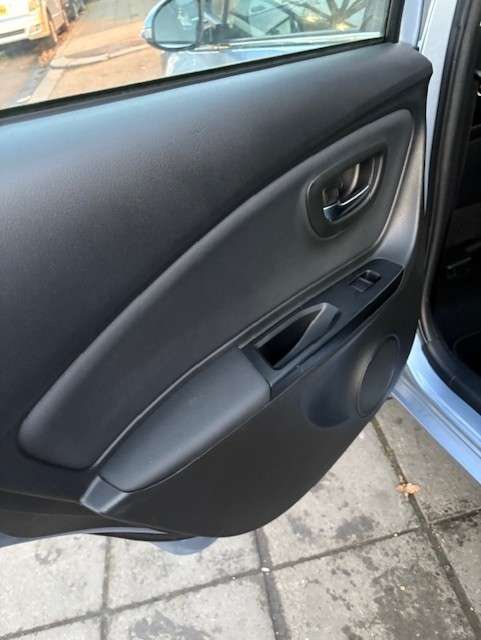 2015 TOYOTA YARIS 2015 TOYOTA YARIS