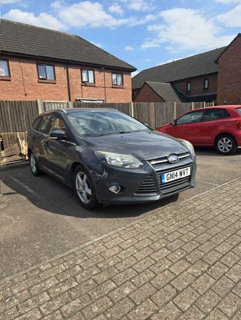 A 2014 FORD FOCUS 1.6 Zetec Navigator Estate 5dr Petrol Powershift Euro 5 (125 ps) A 2014 FORD FOCUS 1.6 Zetec Navigator Estate 5dr Petrol Powershift Euro 5 (125 ps)