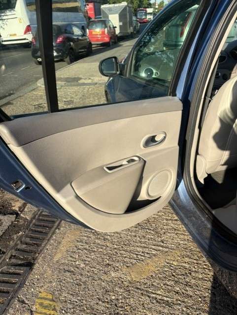 2010 RENAULT CLIO 2010 RENAULT CLIO