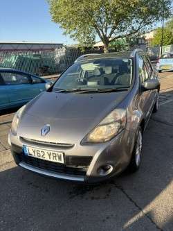 A 2012 RENAULT CLIO 1.6 VVT Dynamique TomTom Sport Tourer 5dr Petrol Auto Euro 5 (111 ps) A 2012 RENAULT CLIO 1.6 VVT Dynamique TomTom Sport Tourer 5dr Petrol Auto Euro 5 (111 ps)