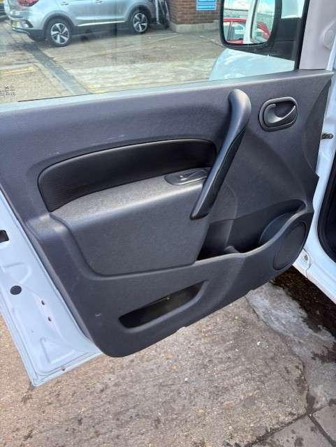 2012 RENAULT KANGOO 2012 RENAULT KANGOO