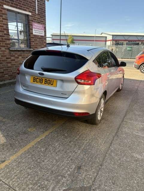 A 2018 FORD FOCUS 1.0T EcoBoost Zetec Edition Hatchback 5dr Petrol Manual Euro 6 (s/s) (125 ps) A 2018 FORD FOCUS 1.0T EcoBoost Zetec Edition Hatchback 5dr Petrol Manual Euro 6 (s/s) (125 ps)