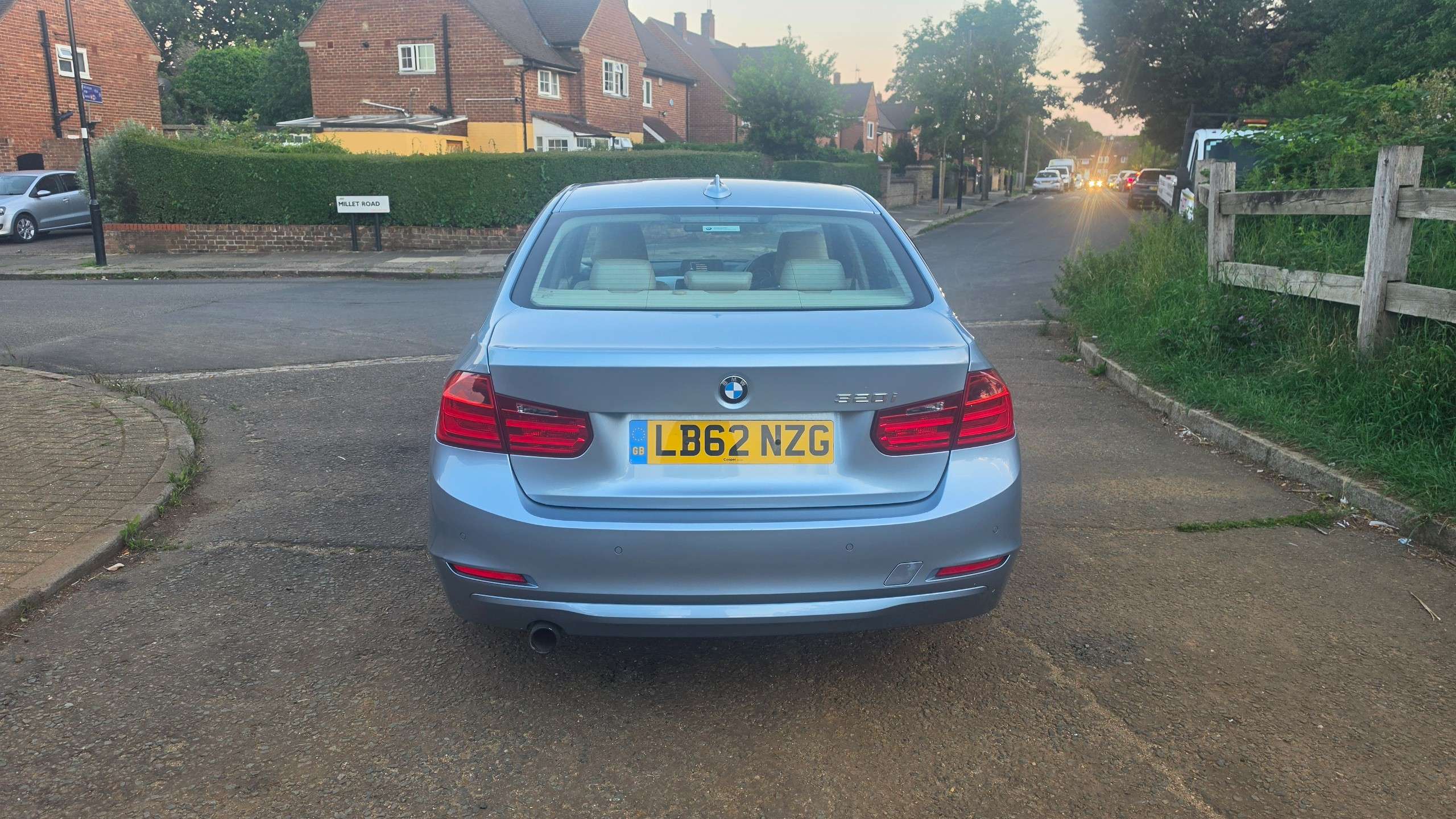 A 2013 BMW 3 SERIES 2.0 320i SE Saloon 4dr Petrol Auto Euro 6 (s/s) (184 ps) A 2013 BMW 3 SERIES 2.0 320i SE Saloon 4dr Petrol Auto Euro 6 (s/s) (184 ps)