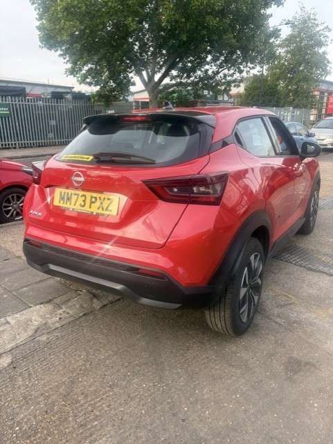 A 2023 NISSAN JUKE 1.0 DIG-T Acenta SUV 5dr Petrol DCT Auto Euro 6 (s/s) (117 ps) A 2023 NISSAN JUKE 1.0 DIG-T Acenta SUV 5dr Petrol DCT Auto Euro 6 (s/s) (117 ps)