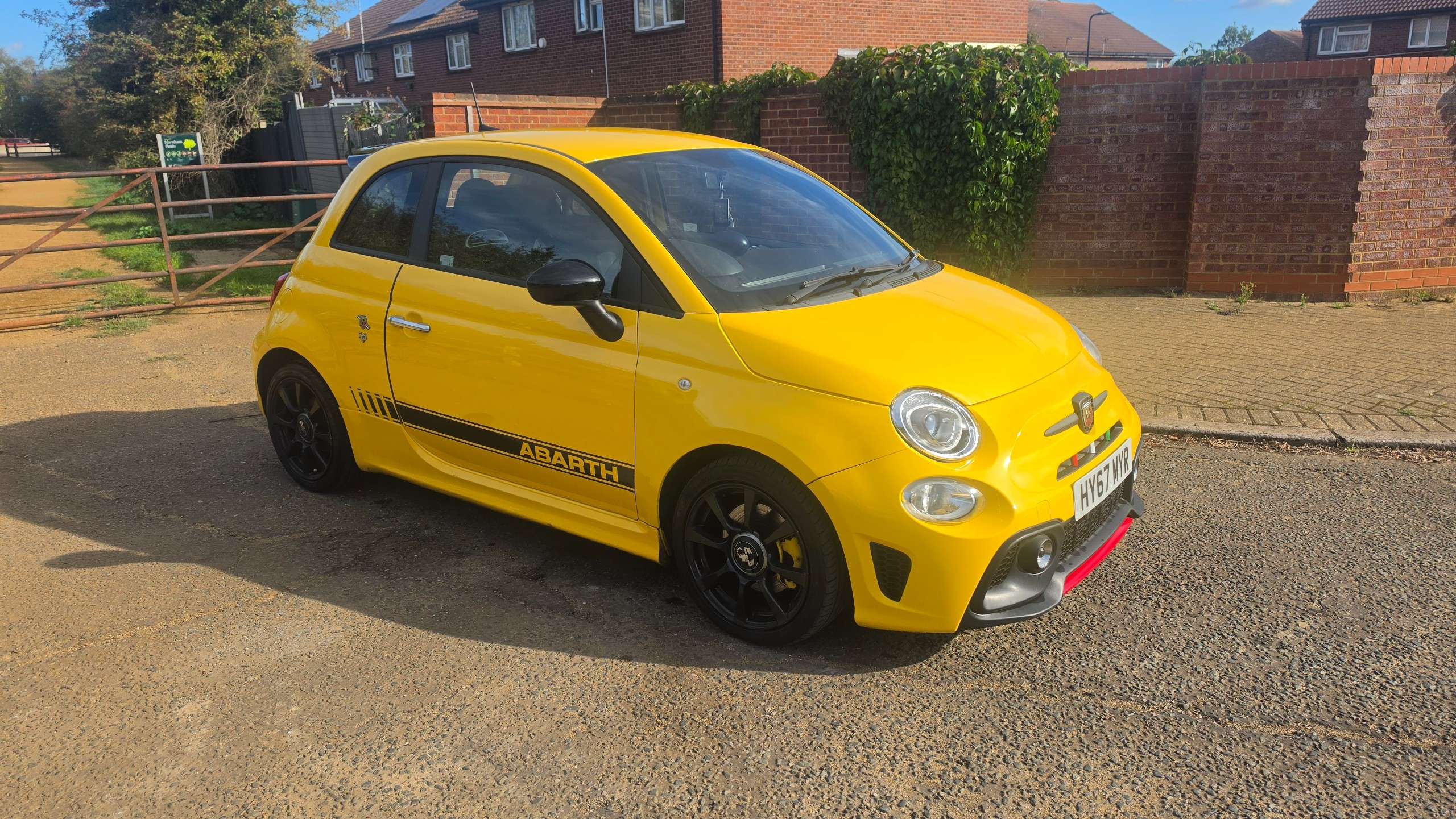 2017 ABARTH 595 2017 ABARTH 595