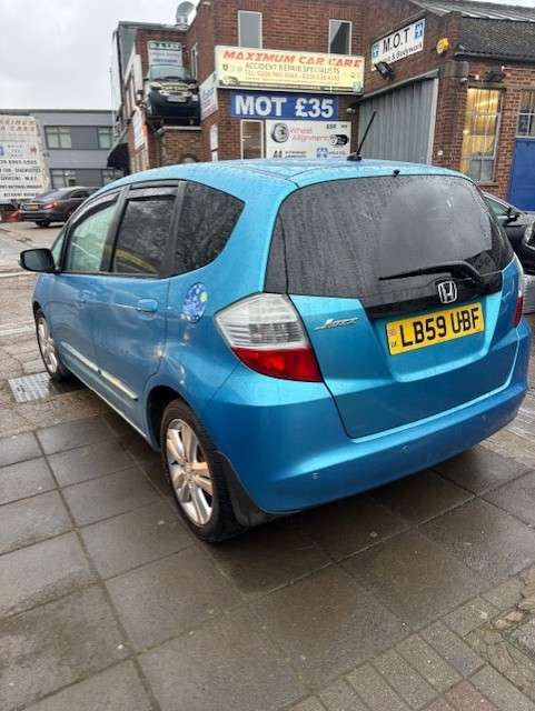 A 2010 HONDA JAZZ 1.4 i-VTEC EX Hatchback 5dr Petrol i SHIFT Euro 4 (100 ps) A 2010 HONDA JAZZ 1.4 i-VTEC EX Hatchback 5dr Petrol i SHIFT Euro 4 (100 ps)