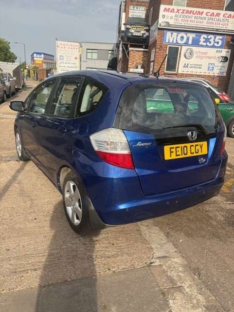 A 2010 HONDA JAZZ 1.4 i-VTEC ES Hatchback 5dr Petrol Manual Euro 4 (100 ps) A 2010 HONDA JAZZ 1.4 i-VTEC ES Hatchback 5dr Petrol Manual Euro 4 (100 ps)