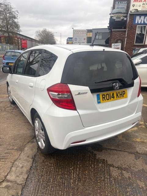 A 2014 HONDA JAZZ 1.4 i-VTEC ES Plus Hatchback 5dr Petrol Manual Euro 5 (99 ps) A 2014 HONDA JAZZ 1.4 i-VTEC ES Plus Hatchback 5dr Petrol Manual Euro 5 (99 ps)