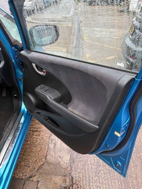 2010 HONDA JAZZ 2010 HONDA JAZZ