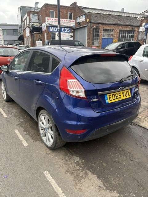 A 2015 FORD FIESTA 1.0T EcoBoost Titanium Hatchback 5dr Petrol Manual Euro 6 (s/s) (100 ps) A 2015 FORD FIESTA 1.0T EcoBoost Titanium Hatchback 5dr Petrol Manual Euro 6 (s/s) (100 ps)