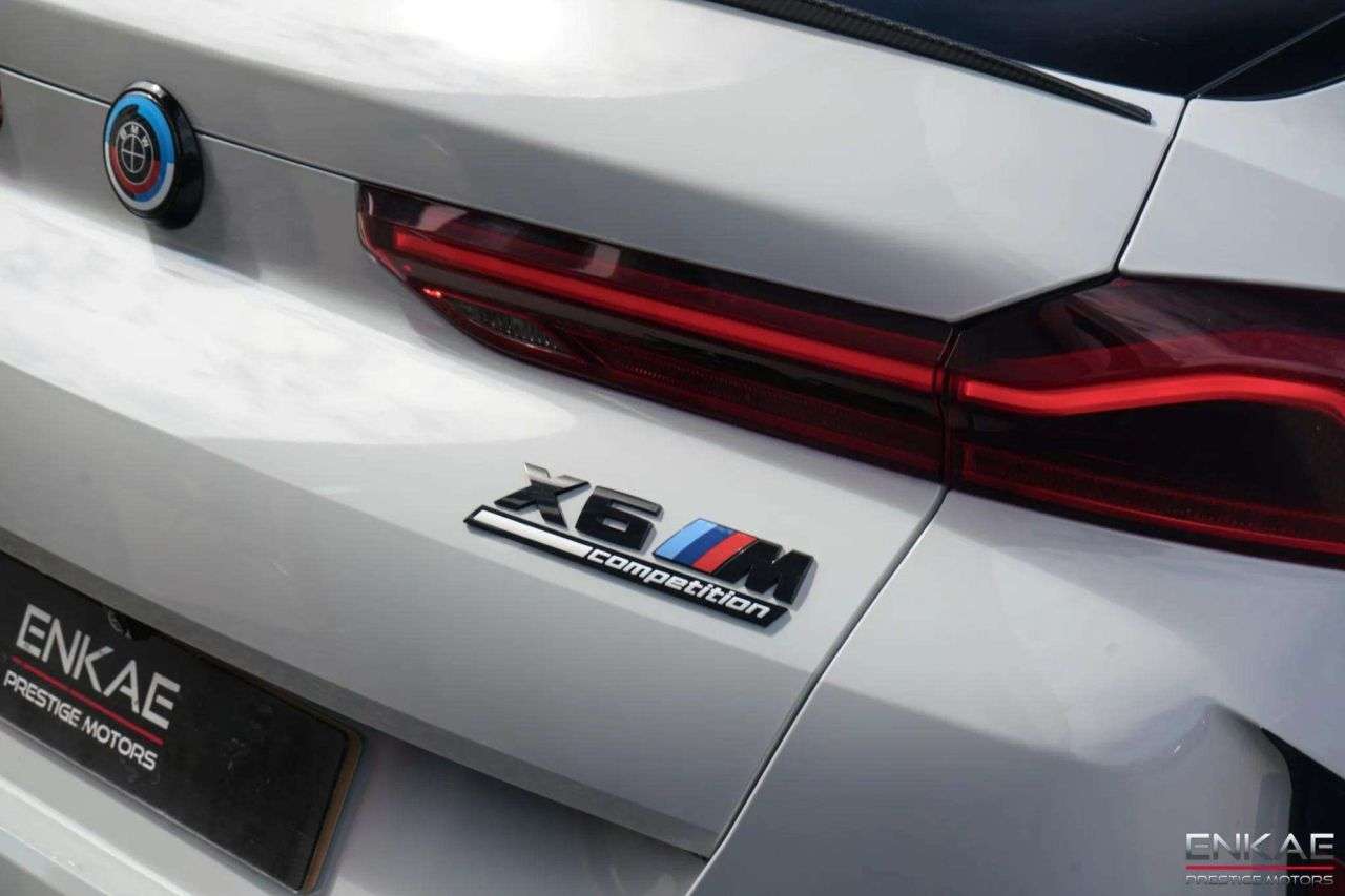 2021 BMW X6 M 2021 BMW X6 M
