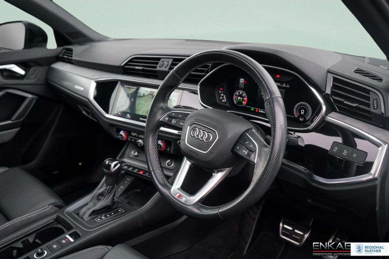 A 2021 AUDI Q3 2.0 TDI 40 Vorsprung SUV 5dr Diesel S Tronic quattro Euro 6 (s/s) (200 ps) A 2021 AUDI Q3 2.0 TDI 40 Vorsprung SUV 5dr Diesel S Tronic quattro Euro 6 (s/s) (200 ps)