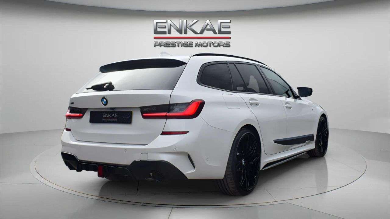 A 2021 BMW 3 SERIES 2.0 320d MHT M Sport Touring 5dr Diesel Hybrid Auto xDrive Euro 6 (s/s) (19 A 2021 BMW 3 SERIES 2.0 320d MHT M Sport Touring 5dr Diesel Hybrid Auto xDrive Euro 6 (s/s) (19
