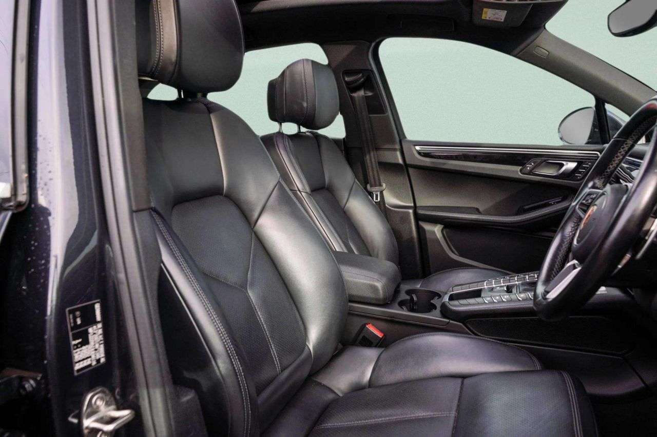 2018 PORSCHE MACAN 2018 PORSCHE MACAN