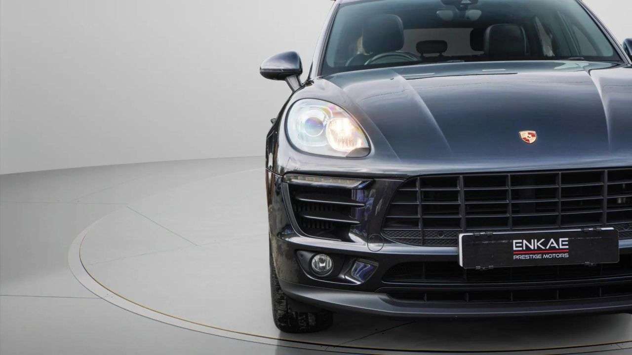 2018 PORSCHE MACAN 2018 PORSCHE MACAN