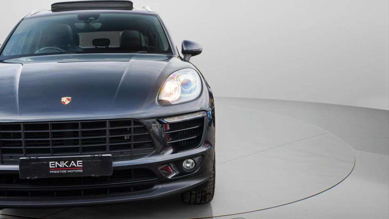 2018 PORSCHE MACAN 2018 PORSCHE MACAN