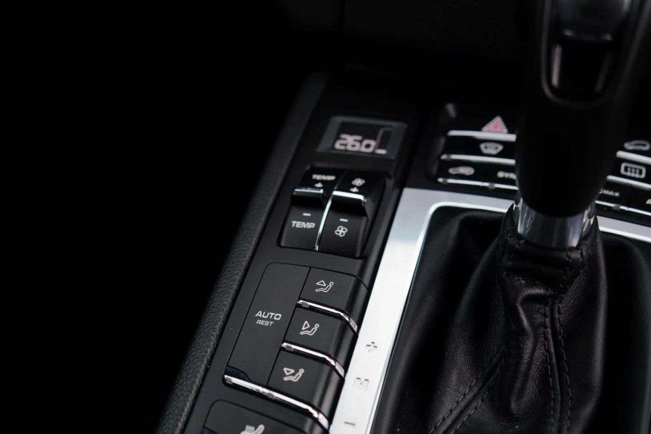 2018 PORSCHE MACAN 2018 PORSCHE MACAN