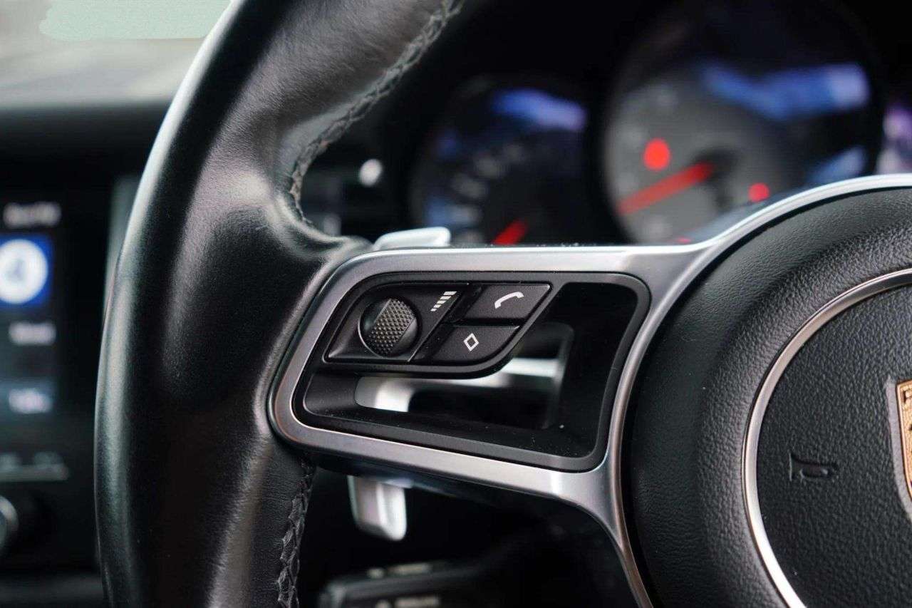 2018 PORSCHE MACAN 2018 PORSCHE MACAN