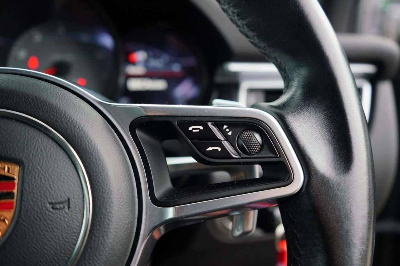 2018 PORSCHE MACAN 2018 PORSCHE MACAN