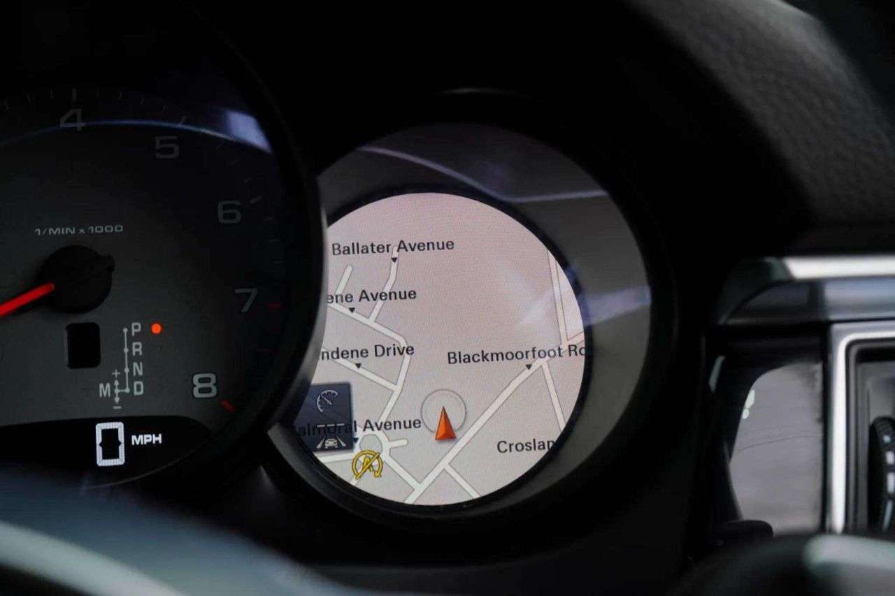 2018 PORSCHE MACAN 2018 PORSCHE MACAN