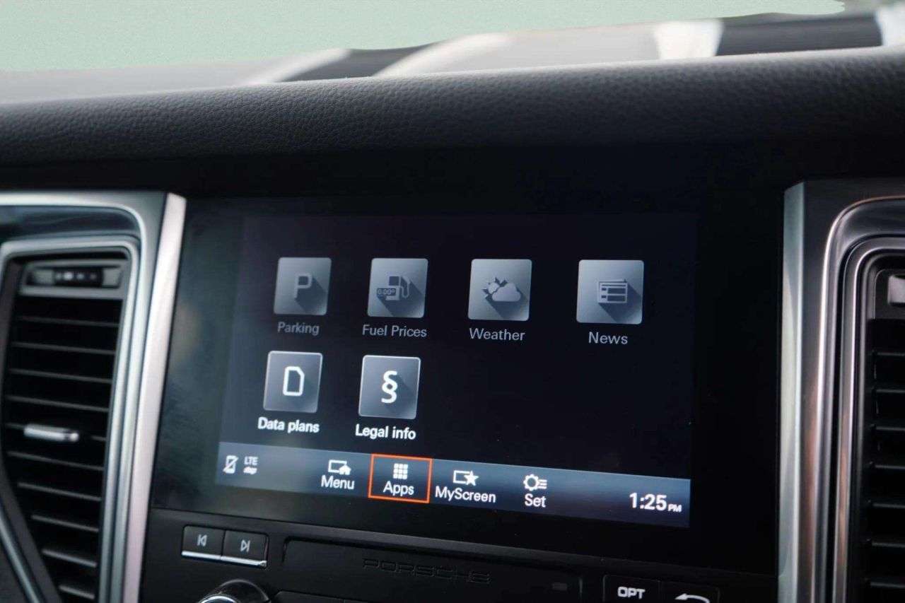 2018 PORSCHE MACAN 2018 PORSCHE MACAN