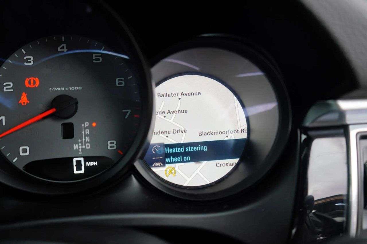 2018 PORSCHE MACAN 2018 PORSCHE MACAN