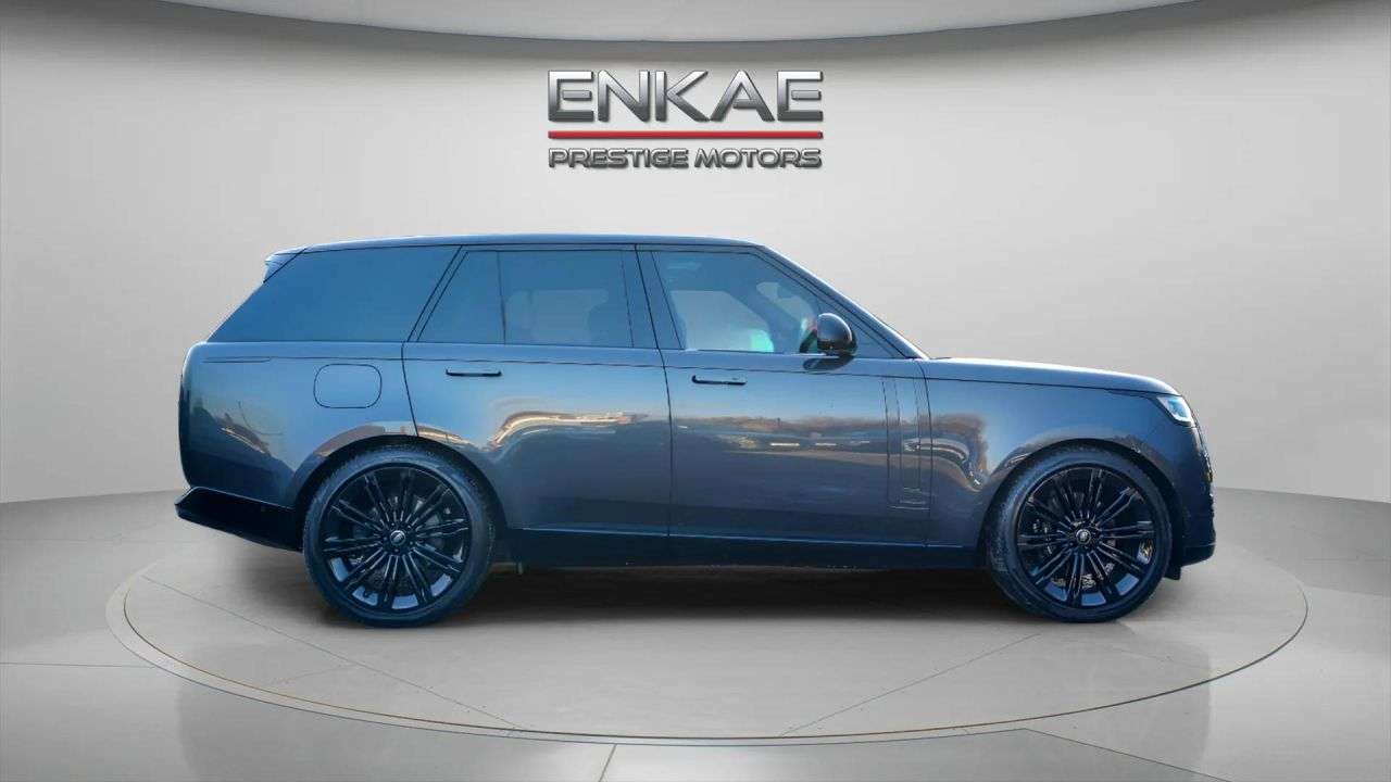 A 2023 LAND ROVER RANGE ROVER 3.0 P400 MHEV Autobiography SUV 5dr Petrol Auto 4WD Euro 6 (s/s) (400 ps) A 2023 LAND ROVER RANGE ROVER 3.0 P400 MHEV Autobiography SUV 5dr Petrol Auto 4WD Euro 6 (s/s) (400 ps)