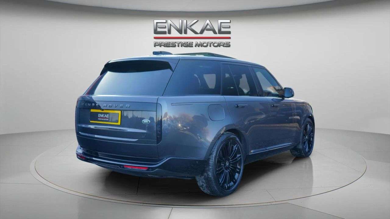 A 2023 LAND ROVER RANGE ROVER 3.0 P400 MHEV Autobiography SUV 5dr Petrol Auto 4WD Euro 6 (s/s) (400 ps) A 2023 LAND ROVER RANGE ROVER 3.0 P400 MHEV Autobiography SUV 5dr Petrol Auto 4WD Euro 6 (s/s) (400 ps)