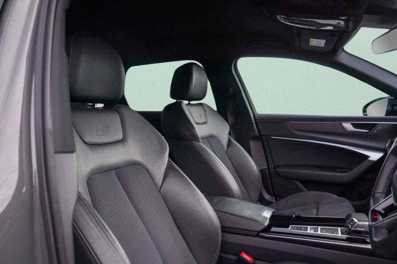 A 2022 AUDI A6 AVANT 2.0 TDI 40 Black Edition Estate 5dr Diesel S Tronic quattro Euro 6 (s/s) (2 A 2022 AUDI A6 AVANT 2.0 TDI 40 Black Edition Estate 5dr Diesel S Tronic quattro Euro 6 (s/s) (2