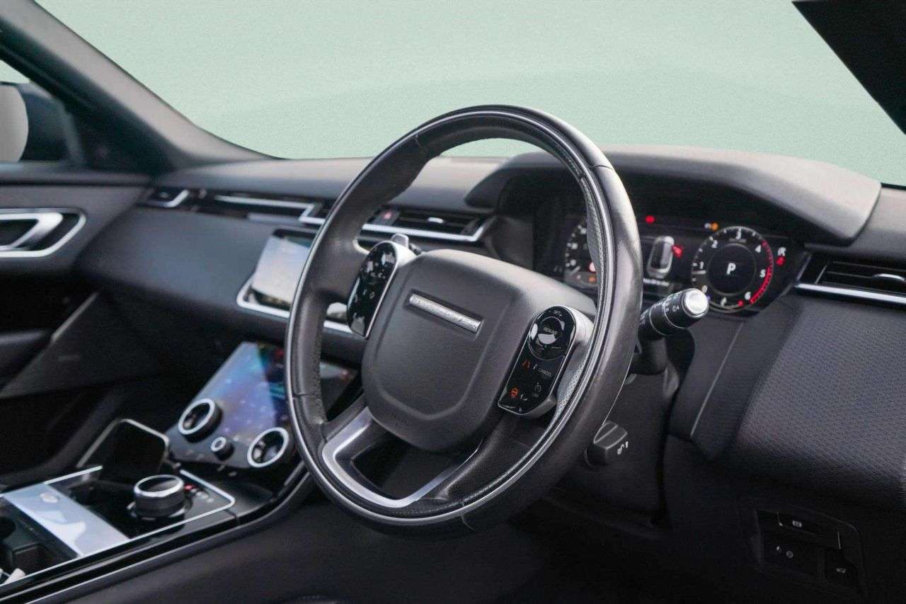 A 2020 LAND ROVER RANGE ROVER VELAR 2.0 D240 R-Dynamic SE SUV 5dr Diesel Auto 4WD Euro 6 (s/s) (240 ps) 22INCH A 2020 LAND ROVER RANGE ROVER VELAR 2.0 D240 R-Dynamic SE SUV 5dr Diesel Auto 4WD Euro 6 (s/s) (240 ps) 22INCH