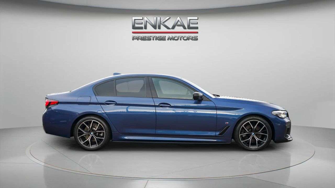 A 2022 BMW 5 SERIES 2.0 520d MHT M Sport Saloon 4dr Diesel Hybrid Steptronic Euro 6 (s/s) (190 A 2022 BMW 5 SERIES 2.0 520d MHT M Sport Saloon 4dr Diesel Hybrid Steptronic Euro 6 (s/s) (190