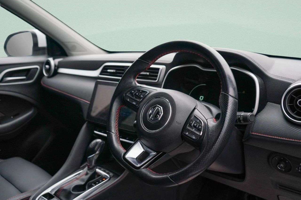 A 2023 MG MG ZS 1.0 T-GDI Exclusive SUV 5dr Petrol Auto Euro 6 (111 ps) A 2023 MG MG ZS 1.0 T-GDI Exclusive SUV 5dr Petrol Auto Euro 6 (111 ps)