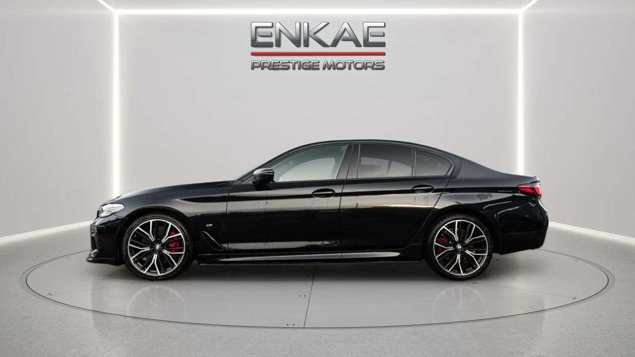 A 2022 BMW 5 SERIES 2.0 520d MHT M Sport Saloon 4dr Diesel Hybrid Steptronic Euro 6 (s/s) (190 A 2022 BMW 5 SERIES 2.0 520d MHT M Sport Saloon 4dr Diesel Hybrid Steptronic Euro 6 (s/s) (190