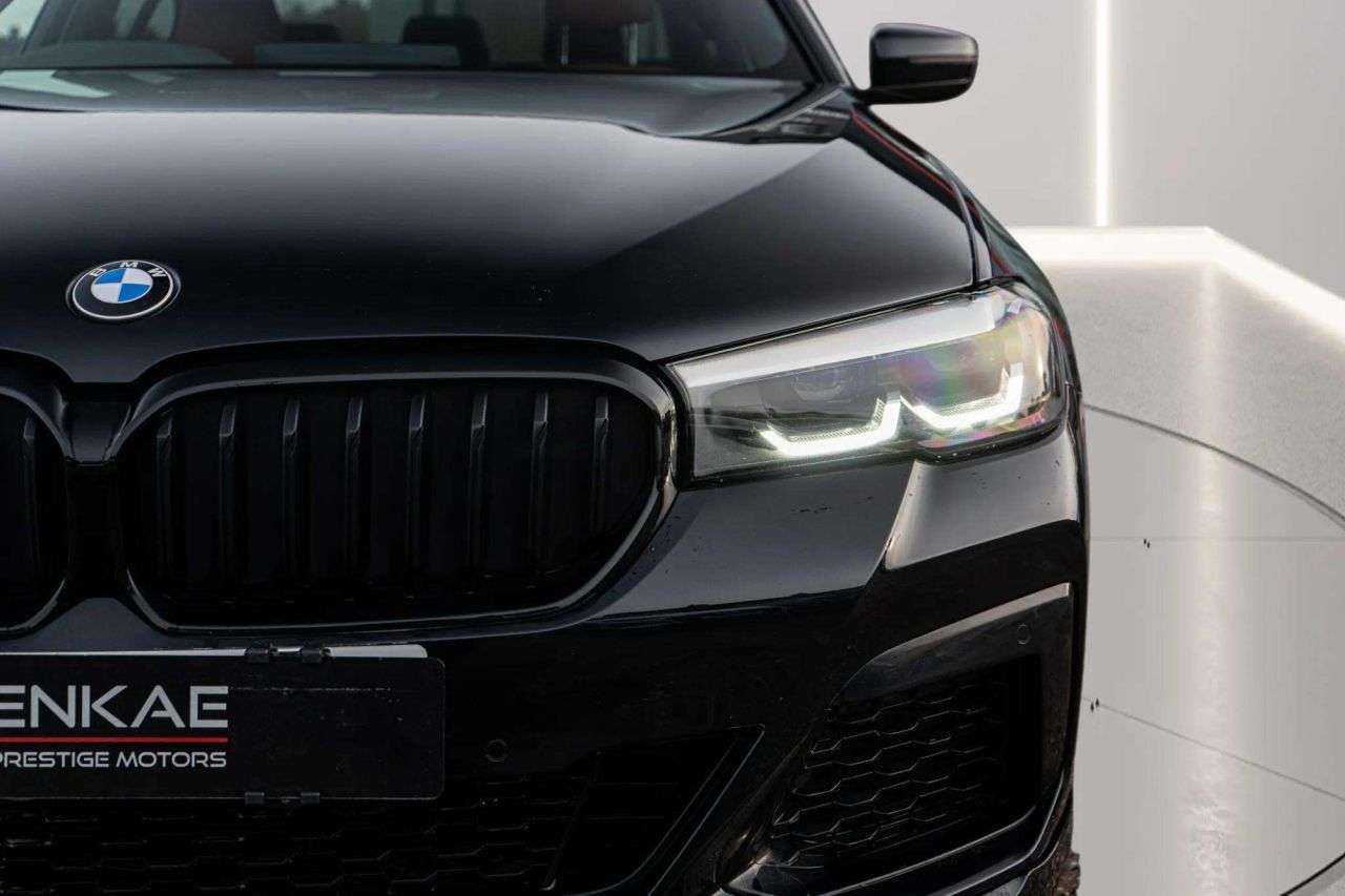 A 2022 BMW 5 SERIES 2.0 520d MHT M Sport Saloon 4dr Diesel Hybrid Steptronic Euro 6 (s/s) (190 A 2022 BMW 5 SERIES 2.0 520d MHT M Sport Saloon 4dr Diesel Hybrid Steptronic Euro 6 (s/s) (190