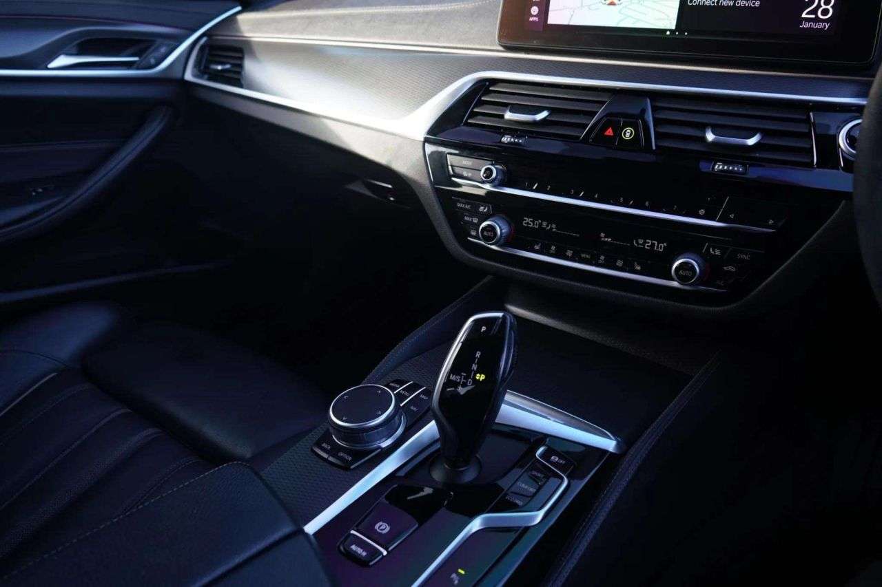 2021 BMW 5 SERIES 2021 BMW 5 SERIES