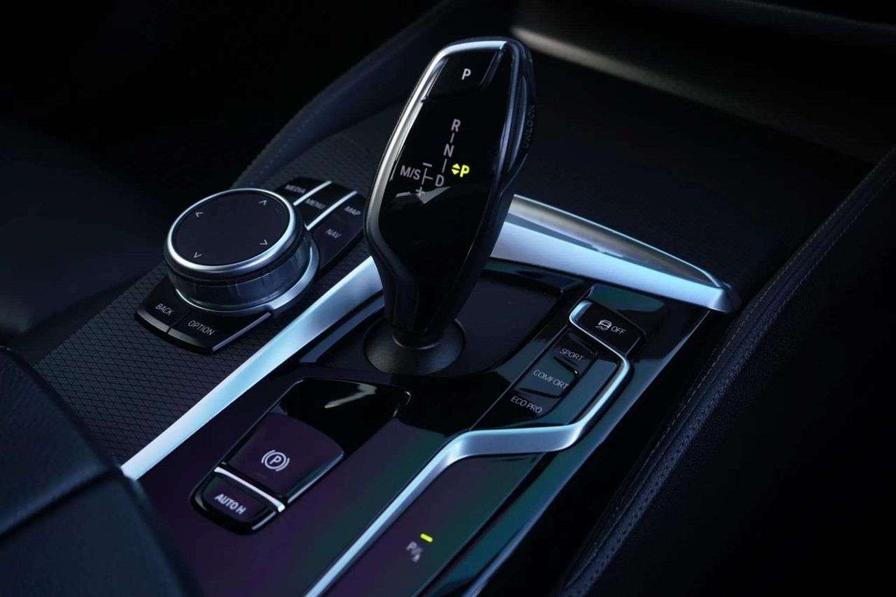 2021 BMW 5 SERIES 2021 BMW 5 SERIES