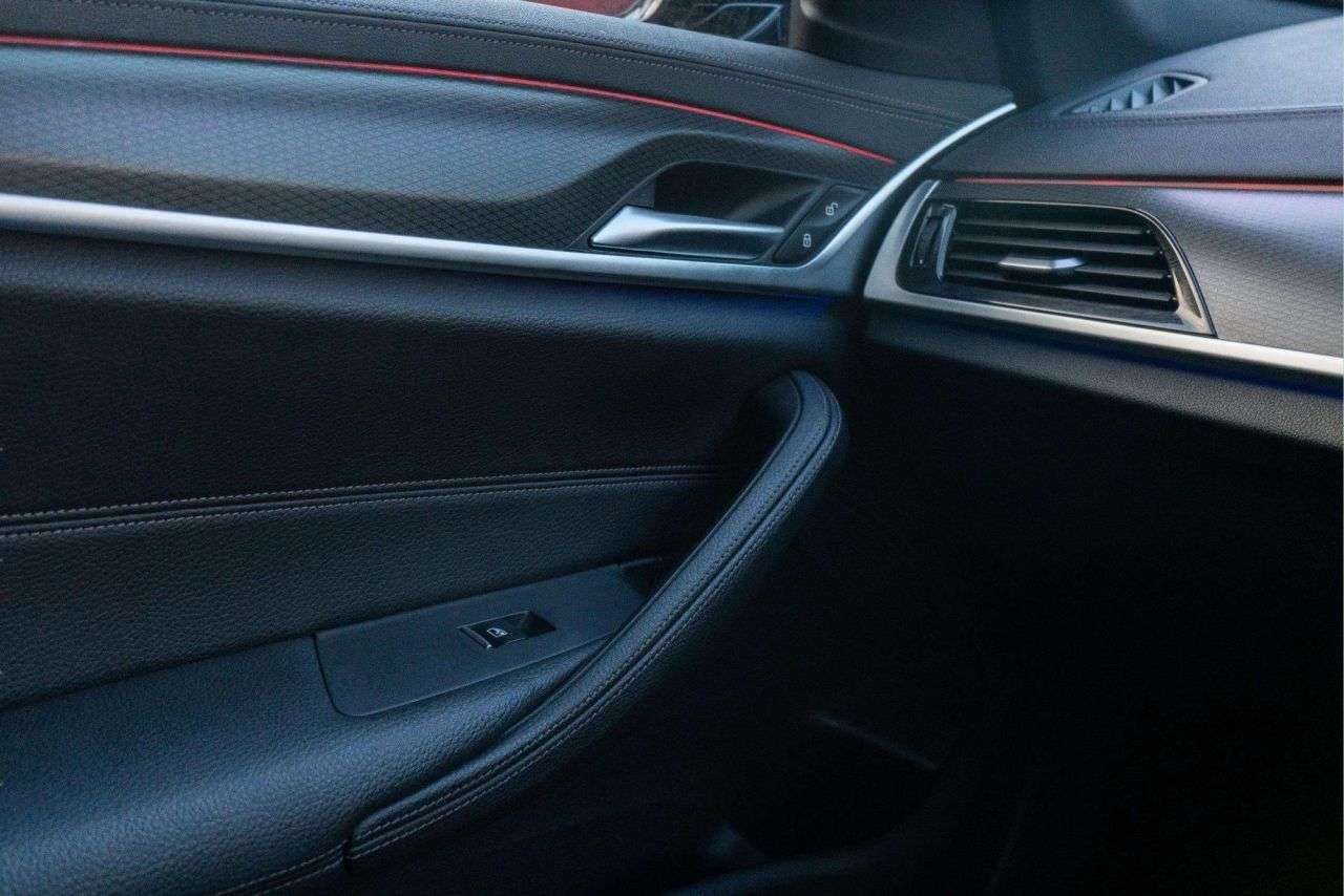 2021 BMW 5 SERIES 2021 BMW 5 SERIES