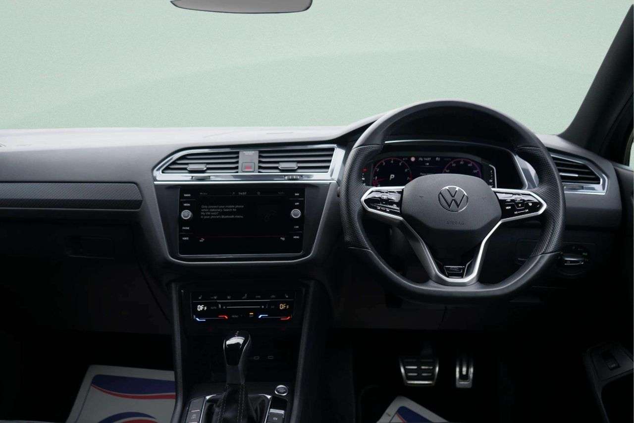 A 2022 VOLKSWAGEN TIGUAN ALLSPACE 1.5 TSI R-Line SUV 5dr Petrol DSG Euro 6 (s/s) (150 ps) RED CALIPERS, 1 OWN A 2022 VOLKSWAGEN TIGUAN ALLSPACE 1.5 TSI R-Line SUV 5dr Petrol DSG Euro 6 (s/s) (150 ps) RED CALIPERS, 1 OWN