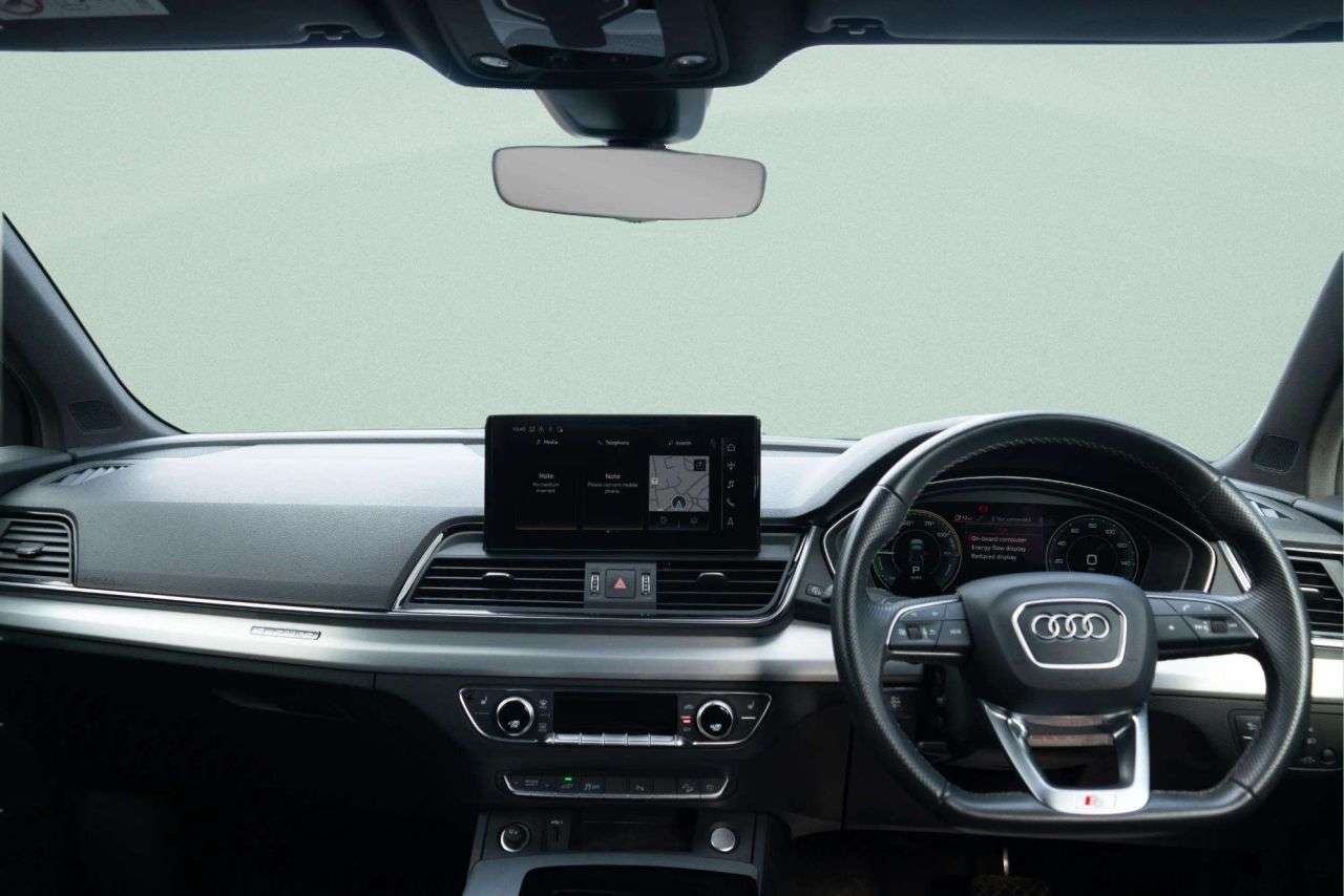 A 2023 AUDI Q5 2.0 TFSIe 50 S line SUV 5dr Petrol Plug-in Hybrid S Tronic quattro Euro 6 ( A 2023 AUDI Q5 2.0 TFSIe 50 S line SUV 5dr Petrol Plug-in Hybrid S Tronic quattro Euro 6 (