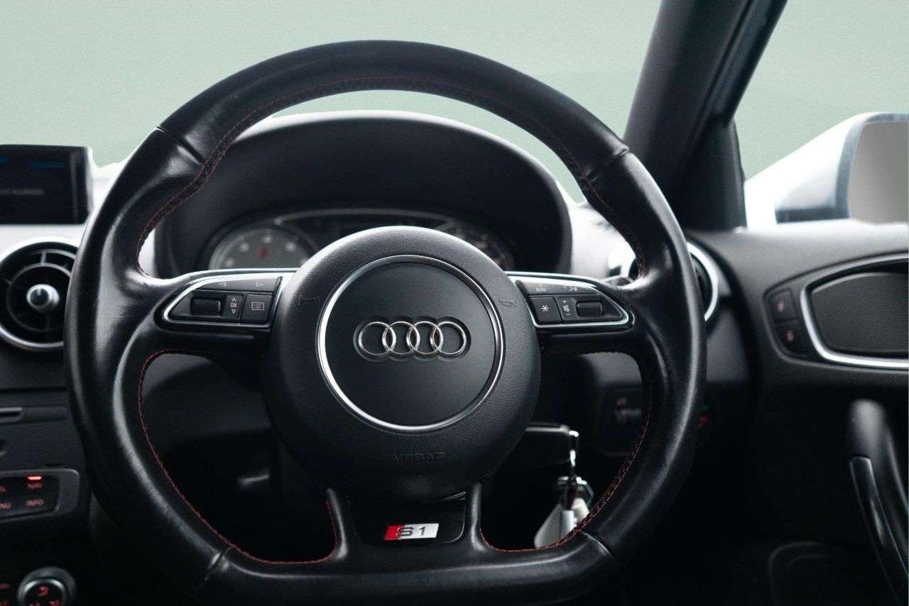 2014 AUDI S1 2014 AUDI S1