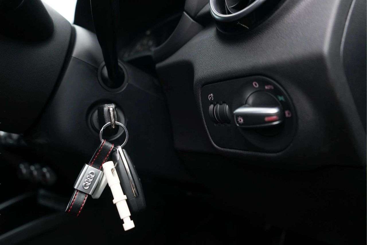 2014 AUDI S1 2014 AUDI S1