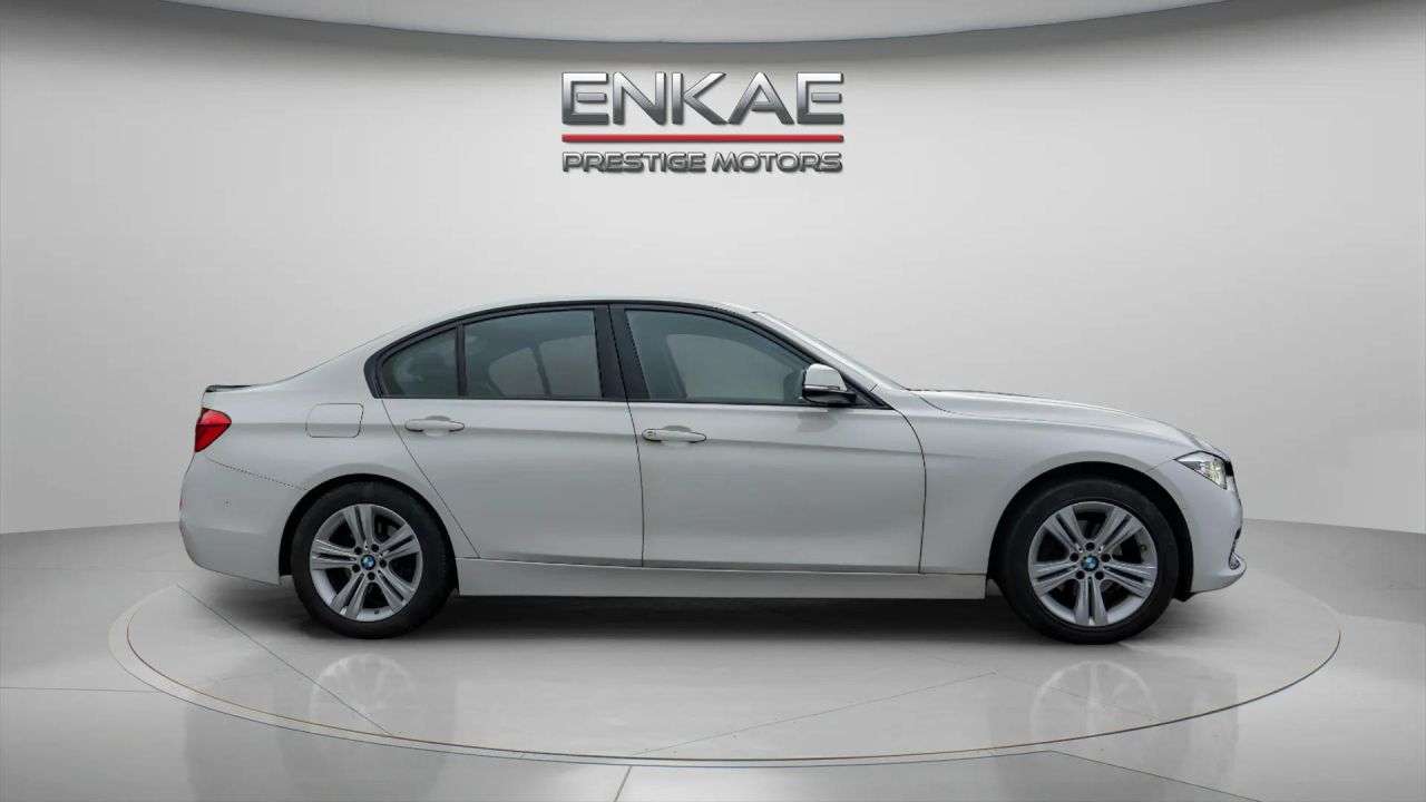 A 2018 BMW 3 SERIES 2.0 318d Sport Saloon 4dr Diesel Auto Euro 6 (s/s) (150 ps) 360 PARKING SEN A 2018 BMW 3 SERIES 2.0 318d Sport Saloon 4dr Diesel Auto Euro 6 (s/s) (150 ps) 360 PARKING SEN