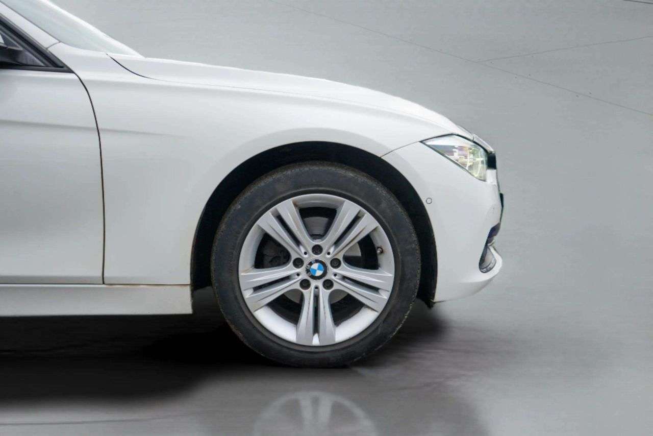 A 2018 BMW 3 SERIES 2.0 318d Sport Saloon 4dr Diesel Auto Euro 6 (s/s) (150 ps) 360 PARKING SEN A 2018 BMW 3 SERIES 2.0 318d Sport Saloon 4dr Diesel Auto Euro 6 (s/s) (150 ps) 360 PARKING SEN