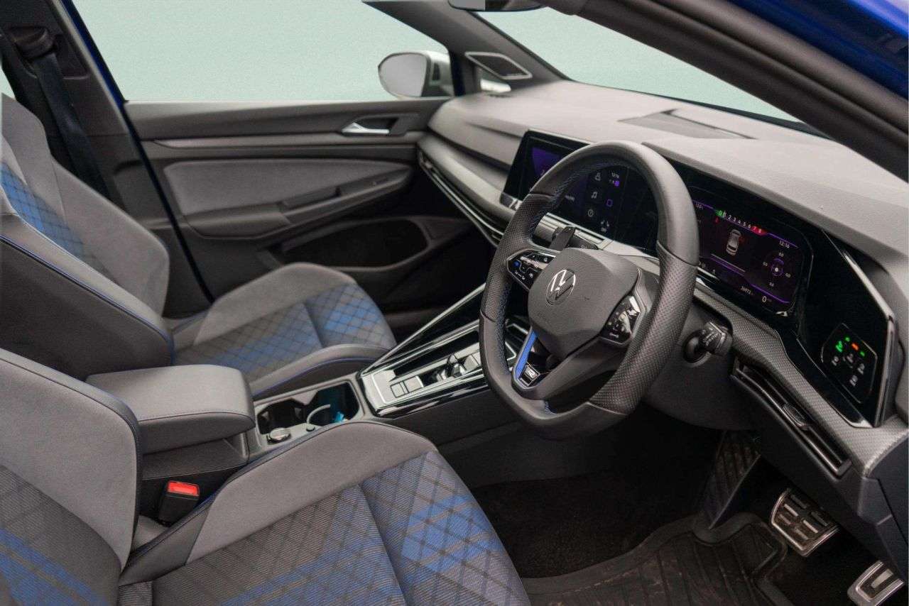 A 2023 VOLKSWAGEN GOLF 2.0 TSI R Hatchback 5dr Petrol DSG 4Motion Euro 6 (s/s) (320 ps) HARMAN KAR A 2023 VOLKSWAGEN GOLF 2.0 TSI R Hatchback 5dr Petrol DSG 4Motion Euro 6 (s/s) (320 ps) HARMAN KAR